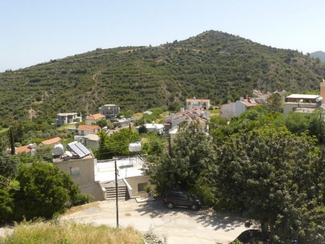 GERÄUMIGE WOHNUNG MIT HERRLICHEM BLICK IN ALSANCAK ** 