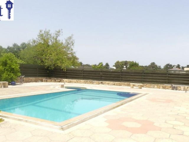 PEACEFUL VILLA WITH SWIMMING POOL IN ALSANCAK