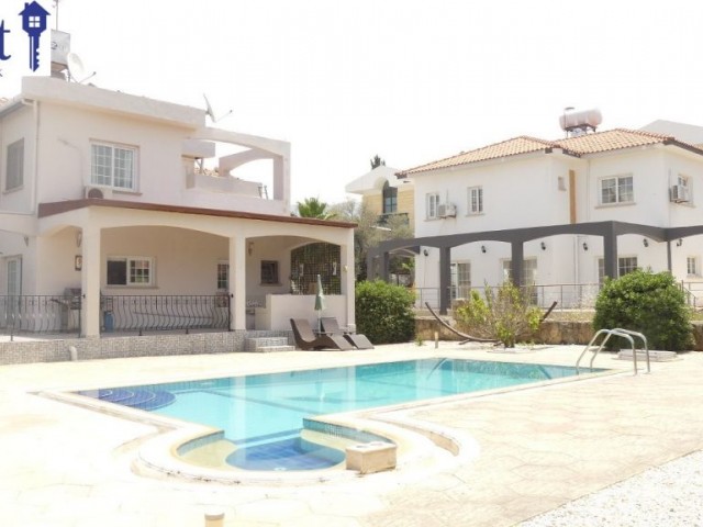 PEACEFUL VILLA WITH SWIMMING POOL IN ALSANCAK