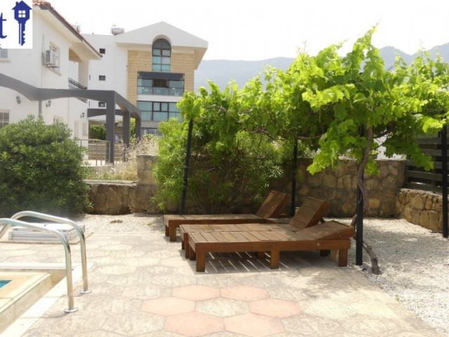 PEACEFUL VILLA WITH SWIMMING POOL IN ALSANCAK