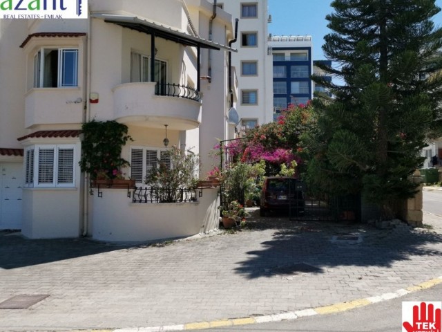 ZEMİN KATTA GÜZEL 3 YATAK ODALI AİLE APARTMANI