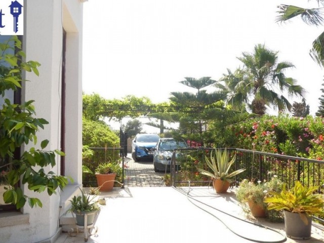 4 BED BEAUTIFUL VILLA IN ALSANCAK