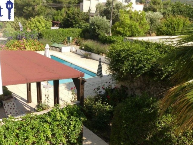 4 BED BEAUTIFUL VILLA IN ALSANCAK