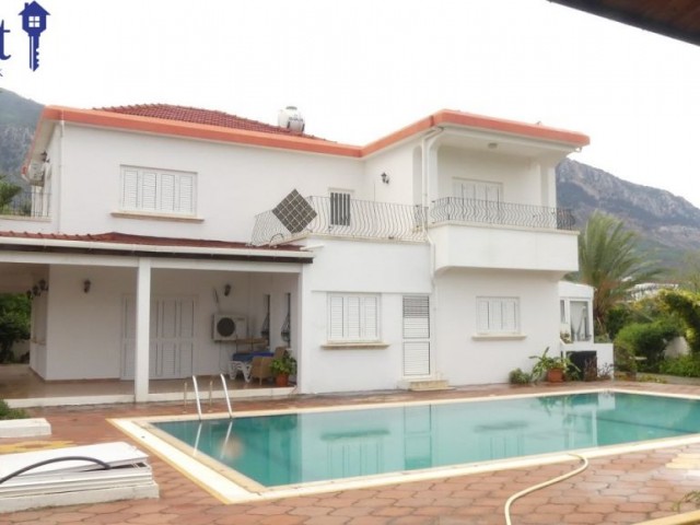 FOR RENT, LARGE 3 BEDROOM DETACHED VILLA IN LAPTA.