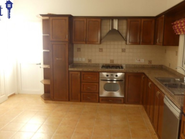 FOR RENT, LARGE 3 BEDROOM DETACHED VILLA IN LAPTA.