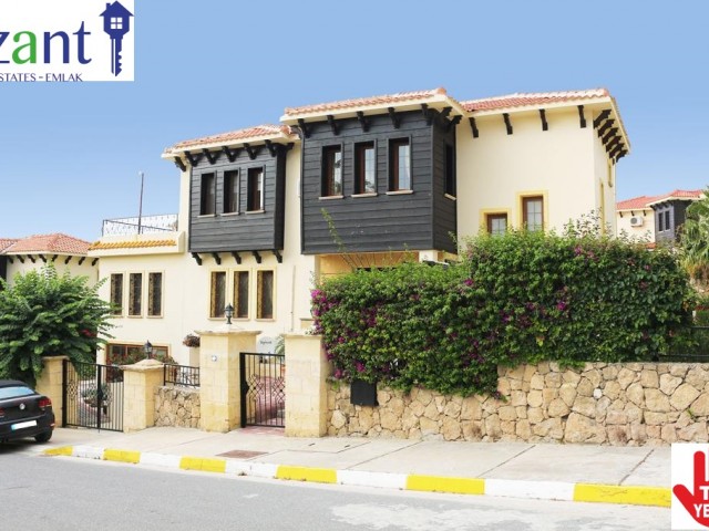 BELLAPAIS'DA 4 YATAK ODALI VILLA