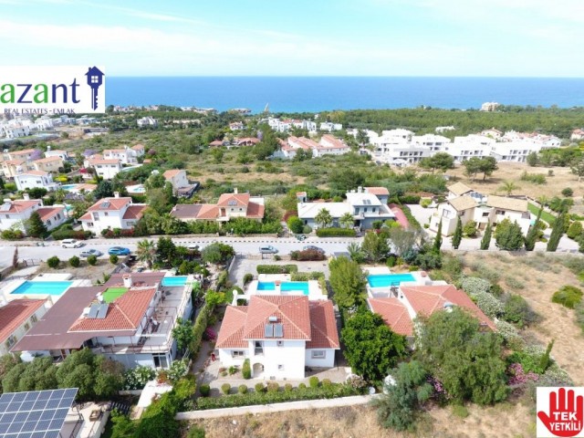  ALSANCAK'DA 3 YATAK ODALI VILLA