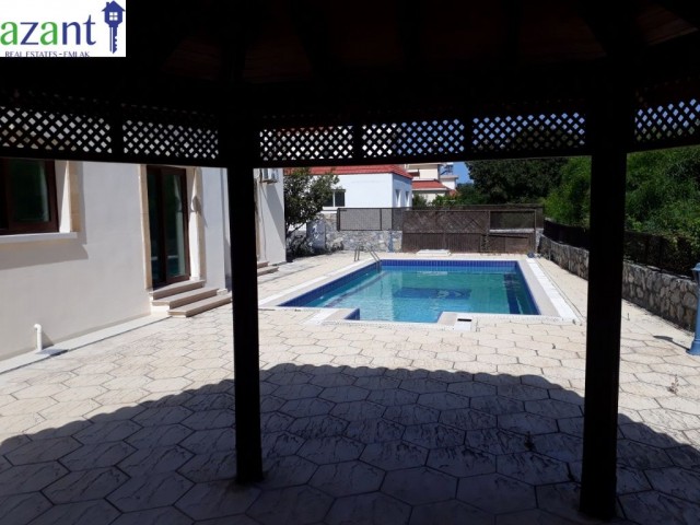 TO RENT, A LARGE 3 BEDROOM VILLA, IN A PRIVATE LOCATION IN KARSIYAKA.