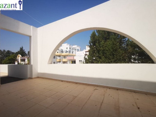 Yukarı Girne'de Satılık 3+1 Penthouse 