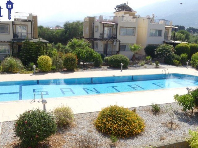 APARTMENT WITH A PRIVATE ROOF TERRACE AND COMMUNAL POOL ON A POPULAR SITE IN LAPTA.