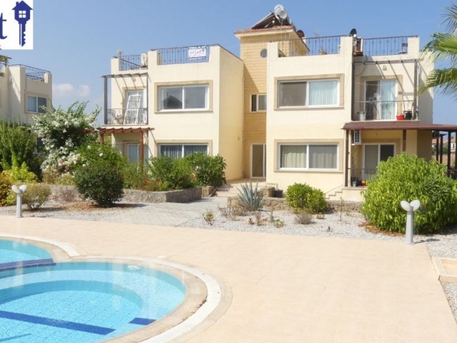 APARTMENT WITH A PRIVATE ROOF TERRACE AND COMMUNAL POOL ON A POPULAR SITE IN LAPTA.