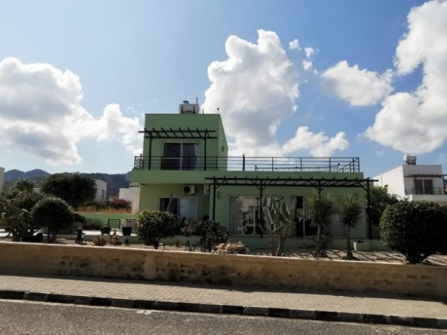 TO RENT, 3 BEDROOM  VILLA WITH A POOL IN BAHCELI