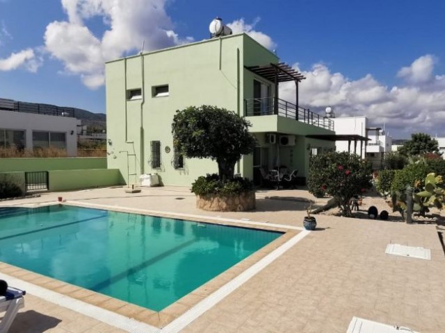 TO RENT, 3 BEDROOM  VILLA WITH A POOL IN BAHCELI