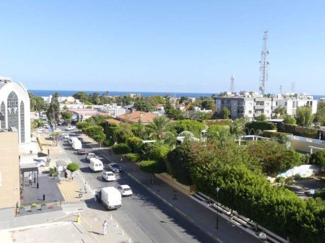 TO RENT, LUXURY, THIRD FLOOR, 2 BEDROOM APARTMENT, IN THE CENTRE OF KYRENIA.