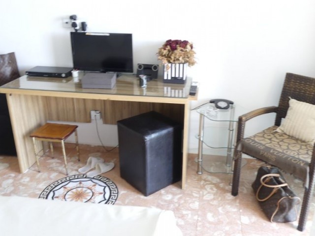 TO RENT, LUXURY, THIRD FLOOR, 2 BEDROOM APARTMENT, IN THE CENTRE OF KYRENIA.