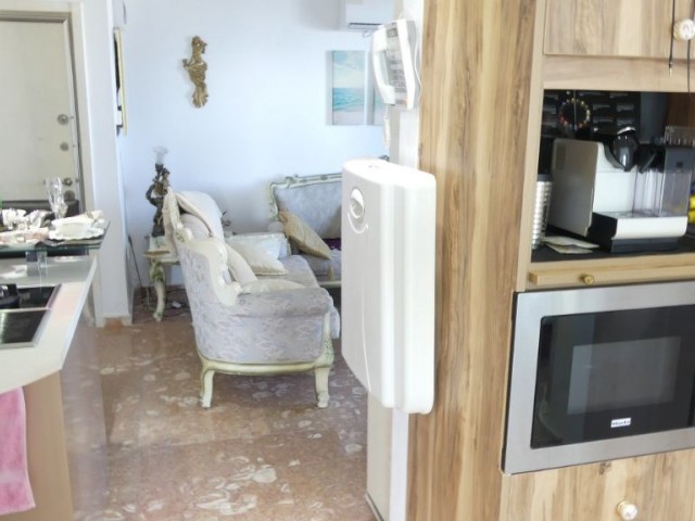 TO RENT, LUXURY, THIRD FLOOR, 2 BEDROOM APARTMENT, IN THE CENTRE OF KYRENIA.