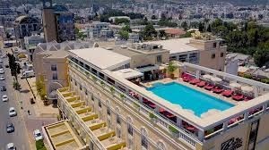 TO RENT, LUXURY, THIRD FLOOR, 2 BEDROOM APARTMENT, IN THE CENTRE OF KYRENIA.