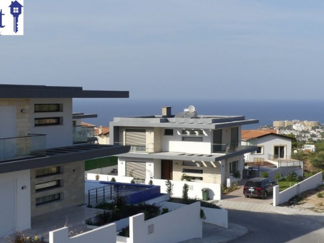 TO RENT, 4 BEDROOM LUXURY DETACHED VILLA IN EDREMIT.