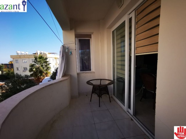 MITTELGESCHOSSWOHNUNG MIT 1 SCHLAFZIMMER IN ALSANCAK ** 