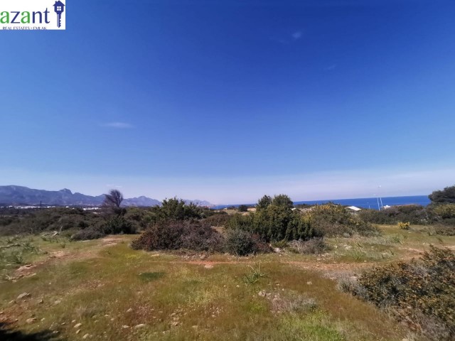 GRUNDSTÜCK MIT MEERBLICK IN KYRENIA ESENTEPE ** 