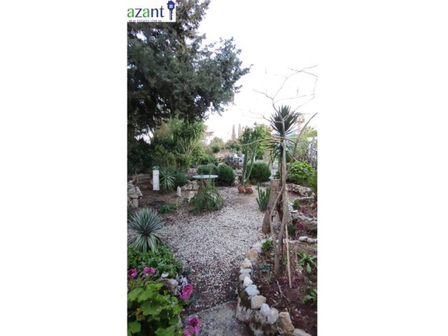 BUNGALOW MIT 2 SCHLAFZIMMERN MIT GARTEN IN ALSANCAK ** 