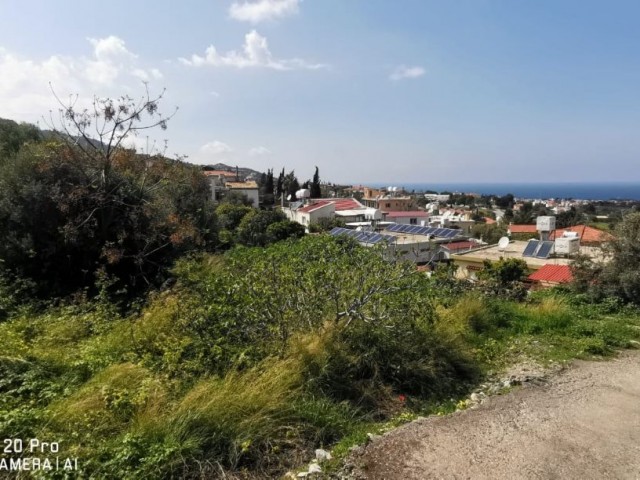 GRUNDSTÜCK MIT MEERBLICK IN KYRENIA KARSIYAKA ** 