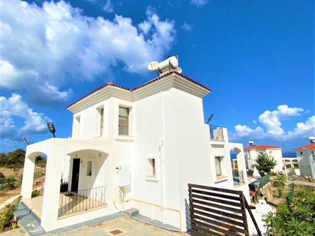 VILLA WITH POOL IN KARSIYAKA