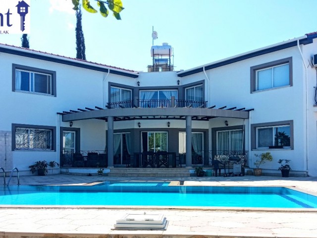 AMAZING 4 BEDROOMS VILLA WITH SWIMMING POOL IN ALSANCAK