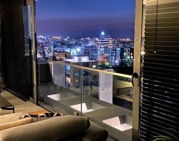 GİRNE MERKEZDE ÖZEL HAVUZLU LÜKS PENTHOUSE