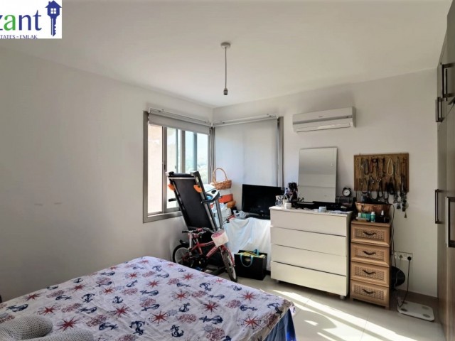 MODERNE WOHNUNG MIT 3 SCHLAFZIMMERN IN KYRENIA ** 