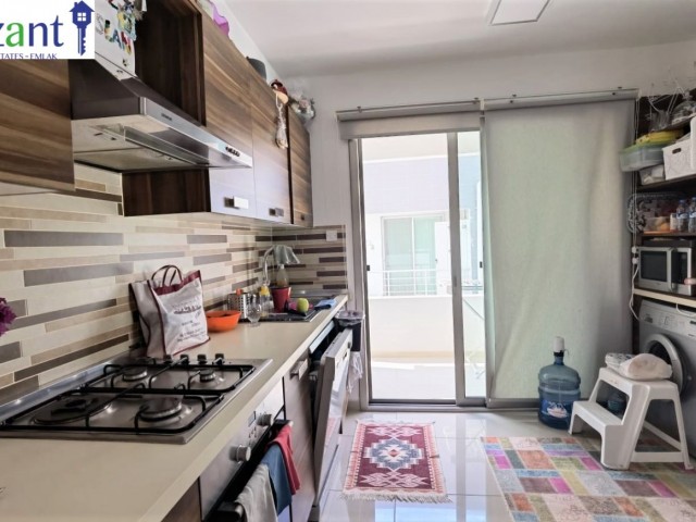 MODERNE WOHNUNG MIT 3 SCHLAFZIMMERN IN KYRENIA ** 