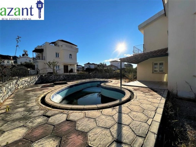 3-ZIMMER-VILLA MIT POOL IN KYRENIA ZU VERKAUFEN ** 