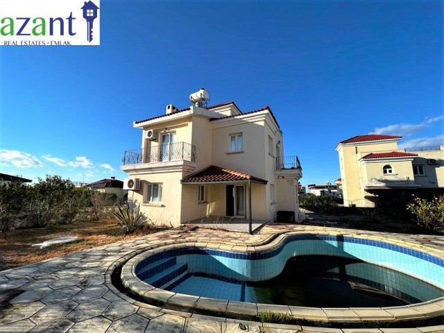 3-ZIMMER-VILLA MIT POOL IN KYRENIA ZU VERKAUFEN ** 