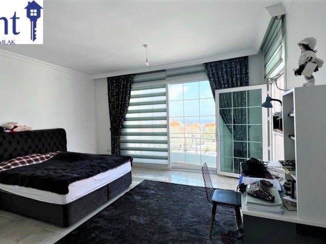 4 BEDROOM SEMI DETACHED VILLA IN ALSANCAK