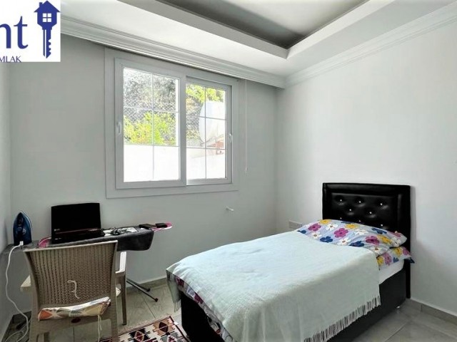 4-ZIMMER-DOPPELVILLA IN ALSANCAK ** 