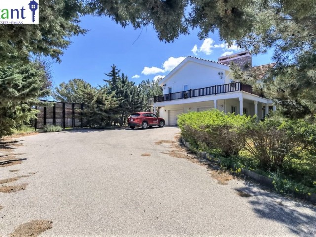 LUXURY HOUSE IN KARSIYAKA