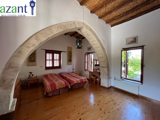 4 BEDROOM STONE VILLA IN LAPTA