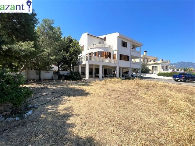 LARGE VILLA IN EDREMIT FOR SALE