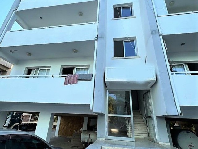 GİRNE MERKEZDE 2 YATAK ODALI DAİRE