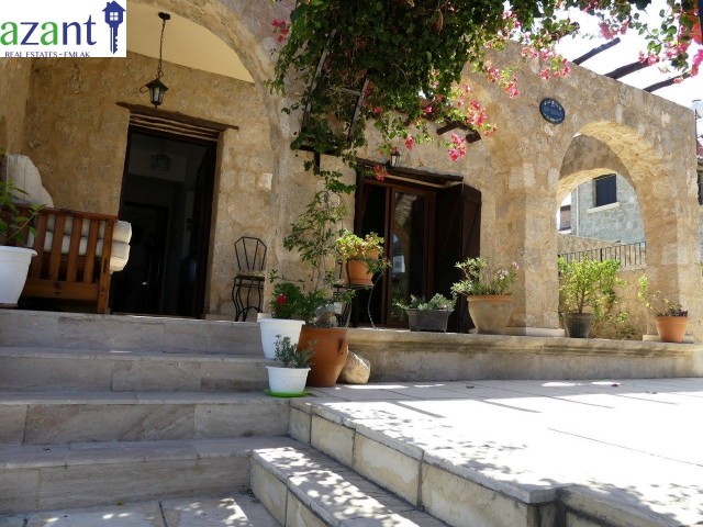 UNİQUE STONEHOUSE WITH POOL IN KARSIYAKA