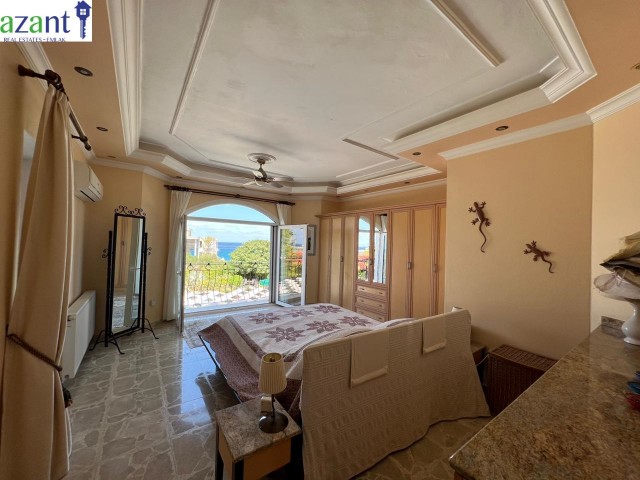 MAGNIFICENT 4+2 VILLA IN  KARŞIYAKA 50M FROM SEA