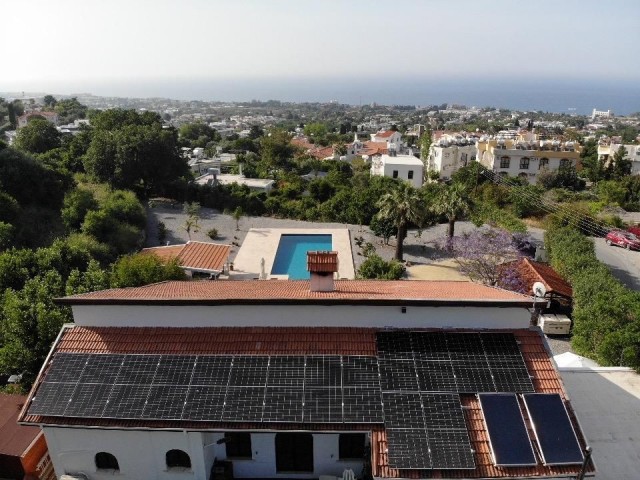 Villa With Spectacular  Sea and Mountain Views  in Lapta