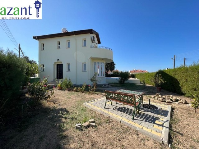 VILLA MIT 3+1 SCHLAFZIMMERN UND POOL IN KARŞIYAKA