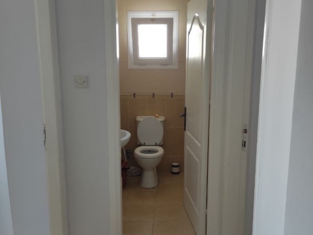 Flat To Rent in Aşağı Girne, Kyrenia