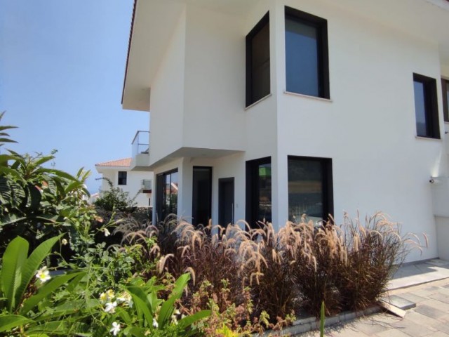 4+1 Wunderschöne Villa in Alsancak