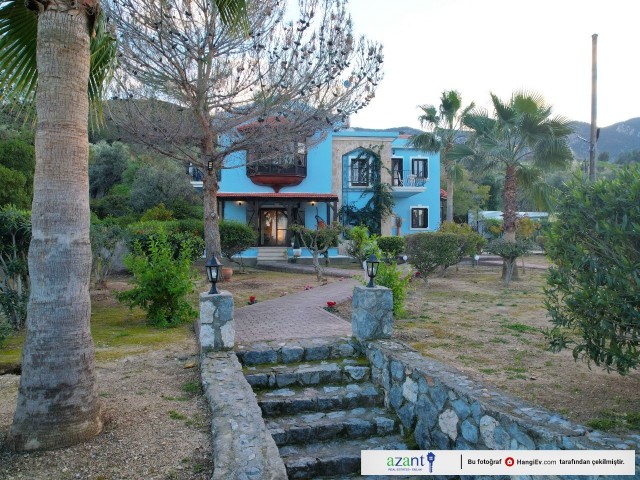 PRÄCHTIGE 3 SCHLAFZIMMER-VILLA MIT POOL IN ALSANCAK ** 