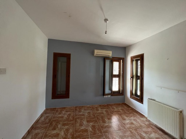 KARŞIYAKA'DA 2+1 BUNGALOW