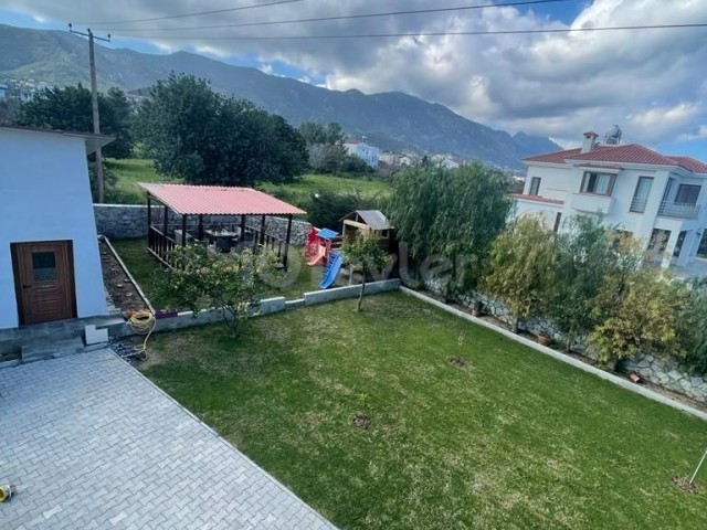 LUXURIÖSE 5+2 VILLA ZUR MIETE IN ALSANCAK