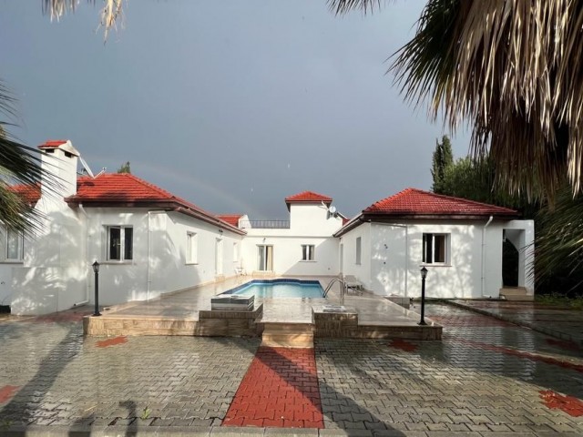 4 BEDROOM BUNGALOW WITH STUNNING POOL IN LAPTA