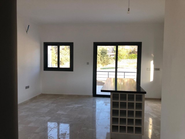 WUNDERSCHÖNE NEUE 4+1 VILLA IN ALSANCAK